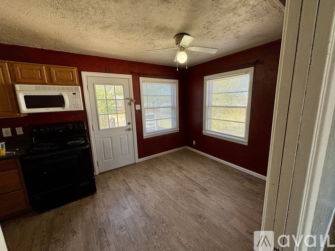 Source URL: https://prod-avail.s3.amazonaws.com/public_images/41665173/listing/kitchen.jpg