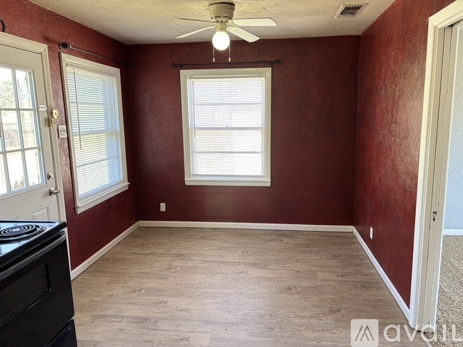 Source URL: https://prod-avail.s3.amazonaws.com/public_images/41665169/listing/dining_room.jpg