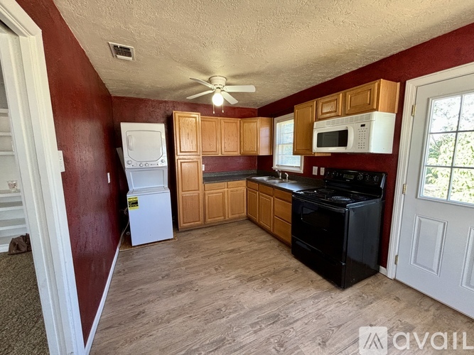 Source URL: https://prod-avail.s3.amazonaws.com/public_images/41665172/listing/kitchen_2.jpg
