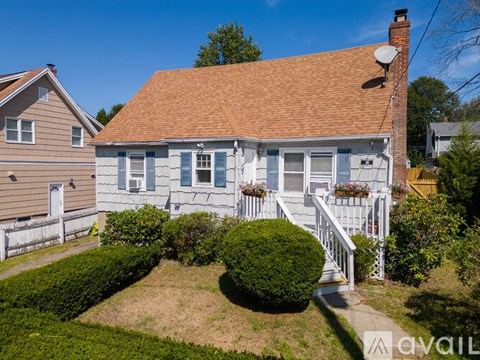 30 Florence Ave 5 Beds Apartment for Rent