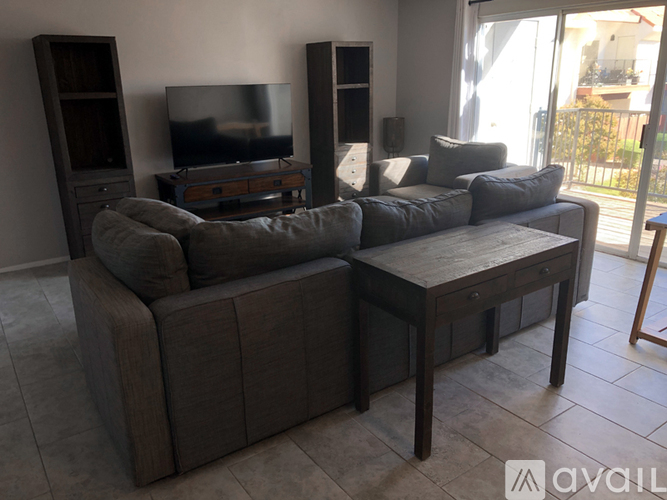 Source URL: https://prod-avail.s3.amazonaws.com/public_images/41679554/listing/Living_Room_01_CC_EDIT_800x600.jpg