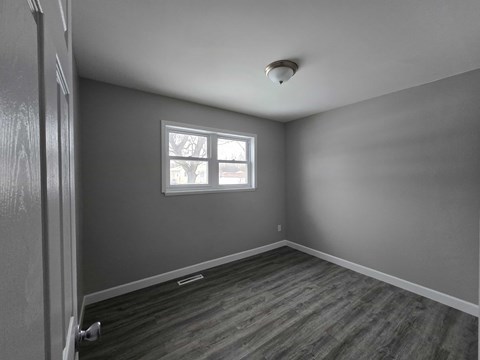 1044 Hobart St. 3 Beds Apartment for Rent