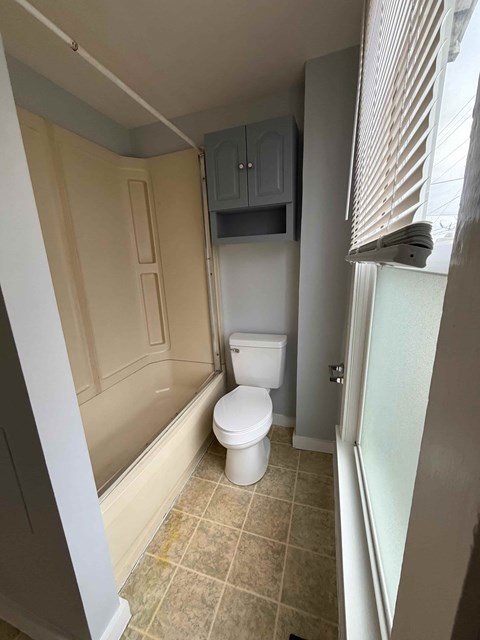 475 West Mckibben Street 2 Beds Apartment for Rent