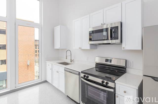 Studio apartment at 78 Middlesex St in Lowell, MA