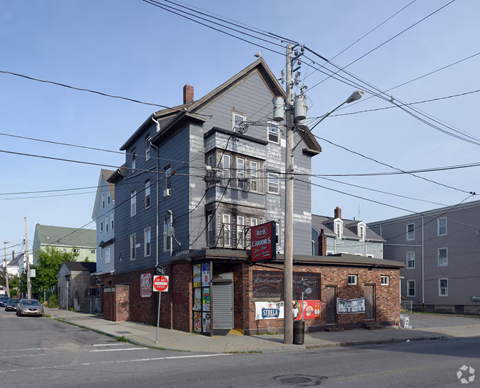 189 Belleville Ave Studio Apartment for Rent