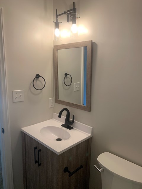 414 Newsom Street 2 Beds Apartment for Rent