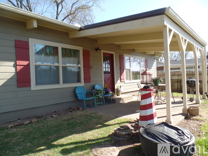 1114 West 17th Street 2 Beds Single Family Home for Rent - Photo gallery 2