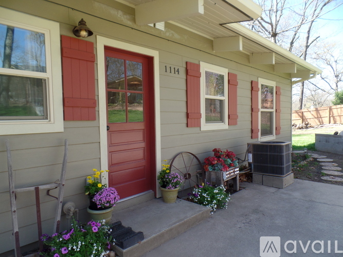 1114 West 17th Street 2 Beds Single Family Home for Rent - Photo gallery 3
