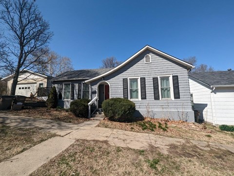 423 Mound Street 3 Beds Apartment for Rent