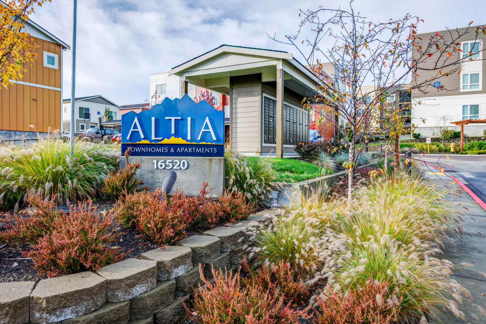 Apartments in Lynnwood, WA Altia Townhomes & Apartments