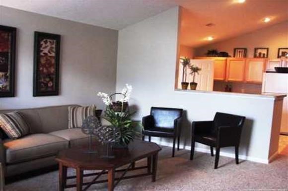 Glen At Taylor Square is a similar property to The Oaks located in Reynoldsburg