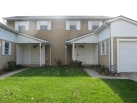 6950-D Americana Parkway 2-4 Beds Home, Townhouse, Duplex/Triplex, Attached Garage, Three Bedrooms, Basements, Covered Parking for Rent - Photo Gallery 12