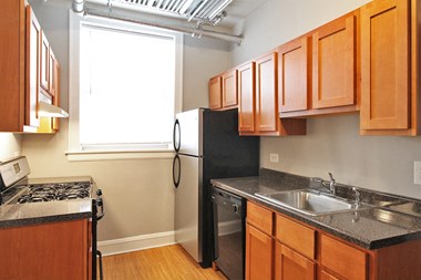 1151 S. Oak Park Ave. Studio-1 Bed Apartment for Rent Photo Gallery 1