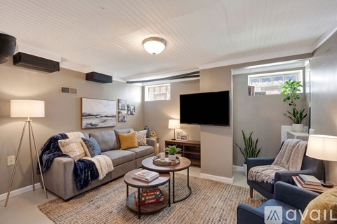 111 S Edgewood Ave 2 Beds Apartment for Rent