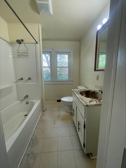 717 East 3Rd Street 3 Beds Apartment for Rent