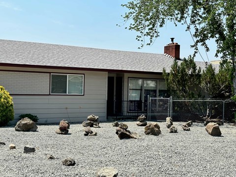 1135 NE D Street 3 Beds Apartment for Rent