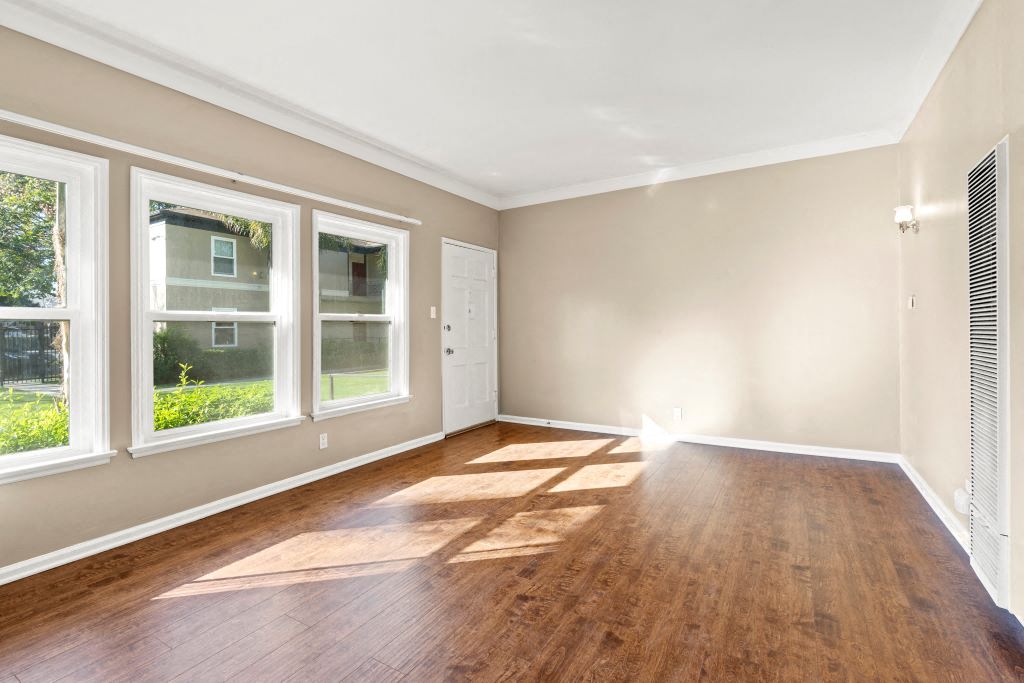 USC Apartments Living Room