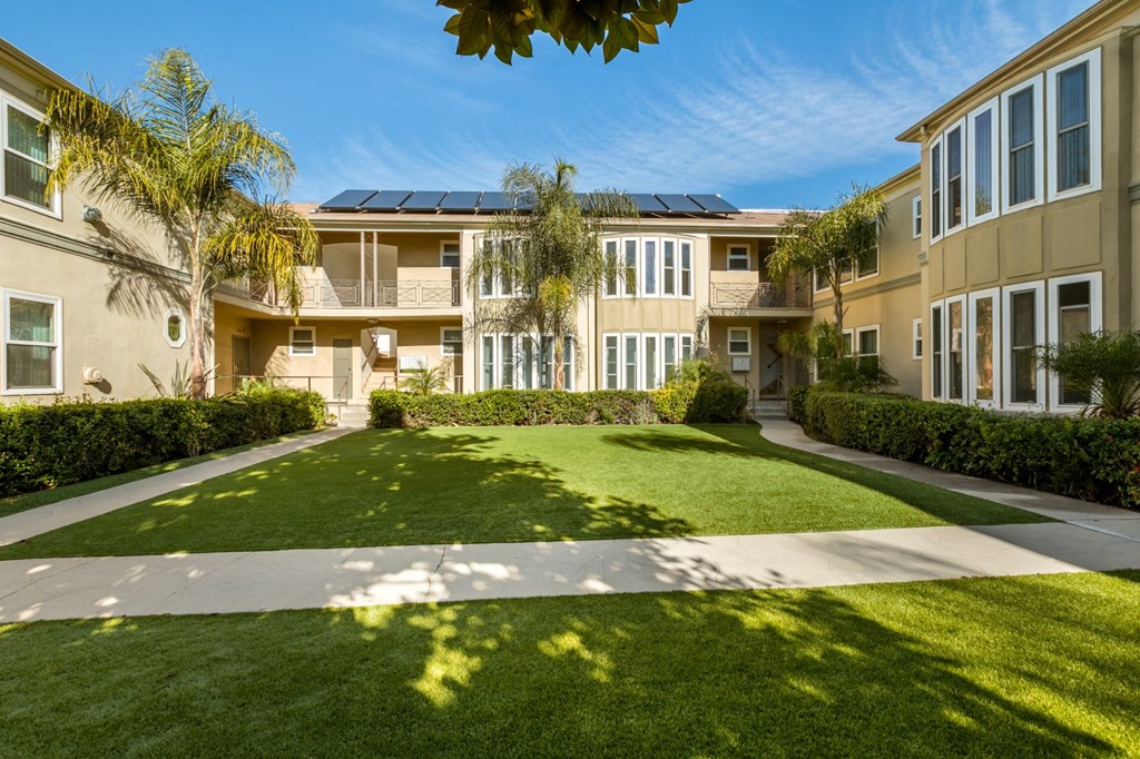 Los Angeles Apartments Landscaping
