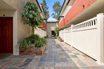 Brody Terrace Apartments in Sherman Oaks , CA Walkway