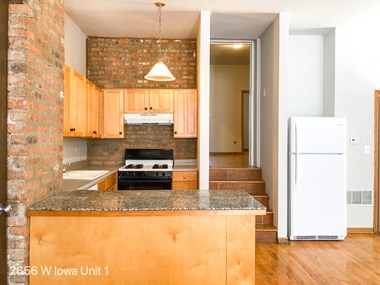2656-58 W. Iowa St. 1-2 Beds Apartment for Rent