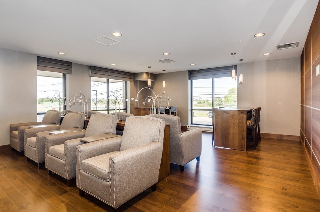 Resident's Lounge at The Monarch, East Rutherford, New Jersey