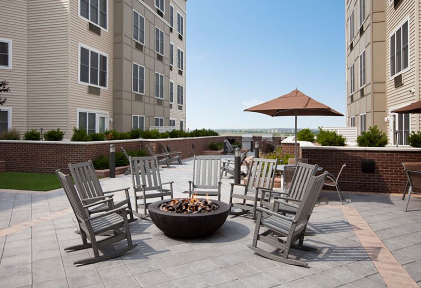 The Monarch - Apartments in East Rutherford, NJ