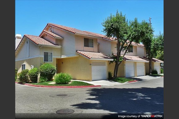 Four Creeks Apartments Four Creeks Apartments