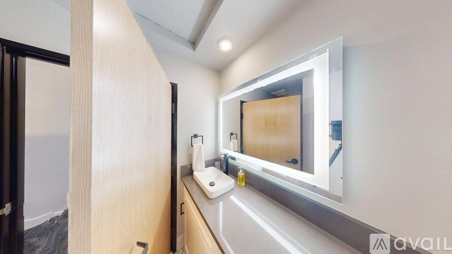 2845 Marine Drive Studio Apartment for Rent - Photo gallery 5