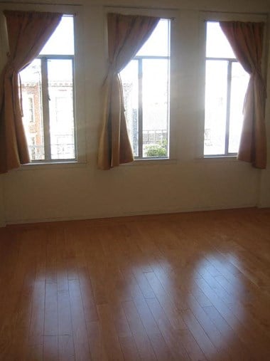 2061 Mission St. Studio-1 Bed Apartment for Rent Photo Gallery 1