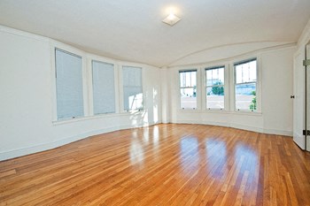 1290 Grove Street Studio-1 Bed Apartment for Rent - Photo Gallery 3