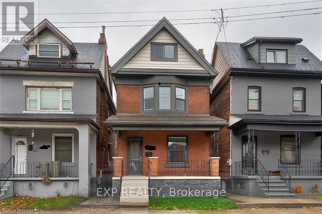 Three houses with different designs are shown in the image.