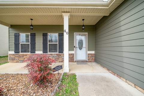 40 New Castle Drive 4 Beds Apartment for Rent