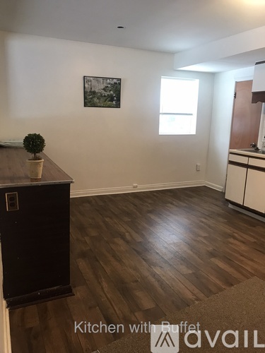 A kitchen with a buffet is available for rent.