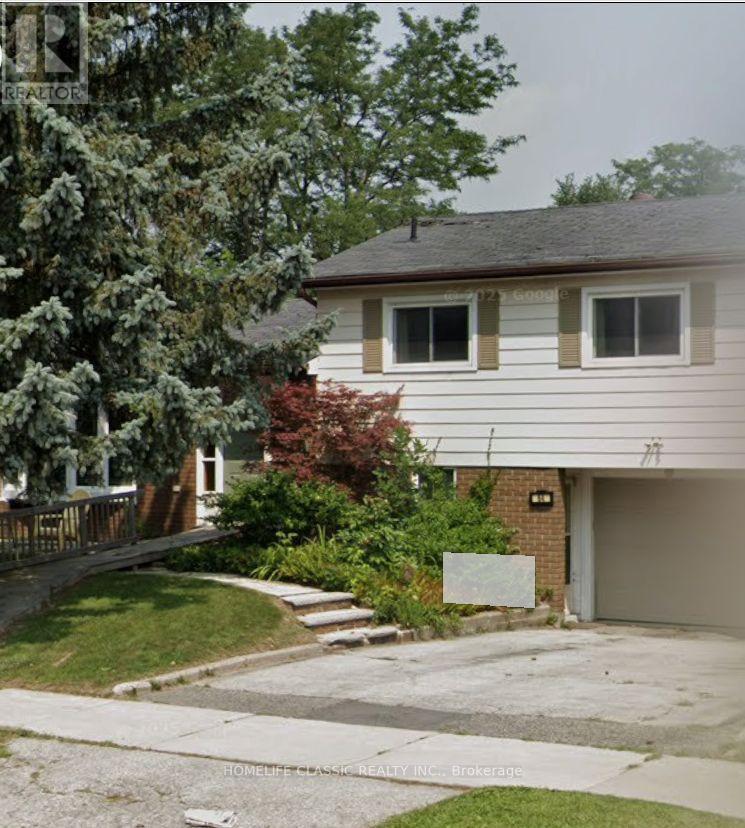 A house with a garage is for sale in Brokerage.