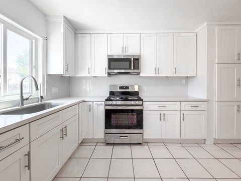 389 West Floral Drive 4 Beds Apartment for Rent