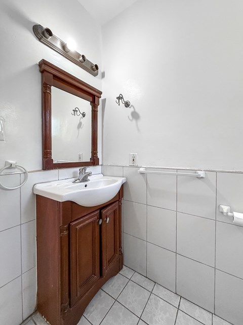 389 West Floral Drive 4 Beds Apartment for Rent