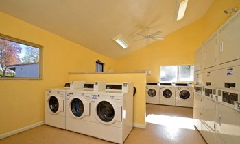 Convenient Laundry Facility - Photo Gallery 14