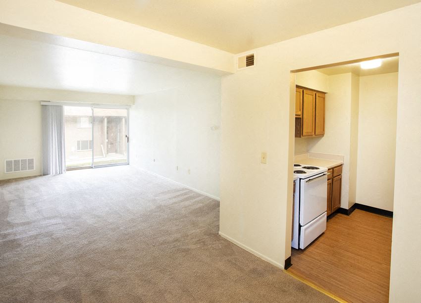Sylvester Way & Palm St. 1-2 Beds Apartment for Rent - Photo Gallery 1