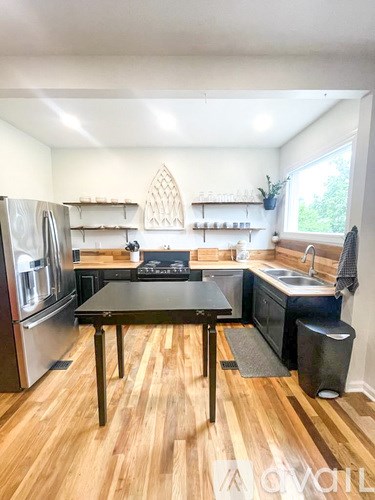 Source URL: https://prod-avail.s3.amazonaws.com/public_images/39674396/listing/7-IMG_1631.jpg