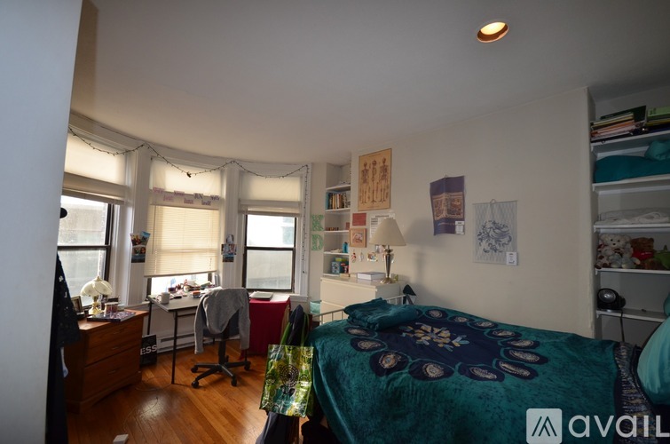 Source URL: https://prod-avail.s3.amazonaws.com/public_images/39648332/listing/45_Westland_Ave.__20_Boston_(Fenway)_Shared_Unit_Photo_5.jpg