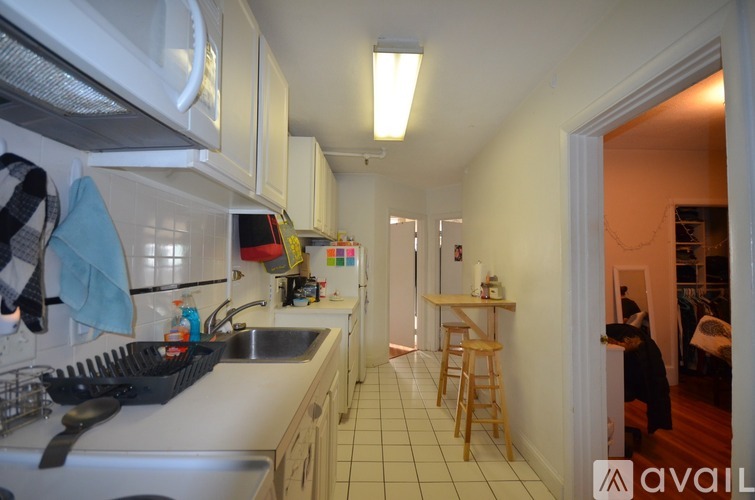 Source URL: https://prod-avail.s3.amazonaws.com/public_images/39648335/listing/45_Westland_Ave.__20_Boston_(Fenway)_Shared_Unit_Photo_1.jpg