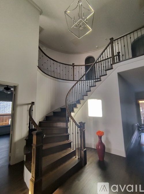 Source URL: https://prod-avail.s3.amazonaws.com/public_images/41937209/listing/1000054317.jpg