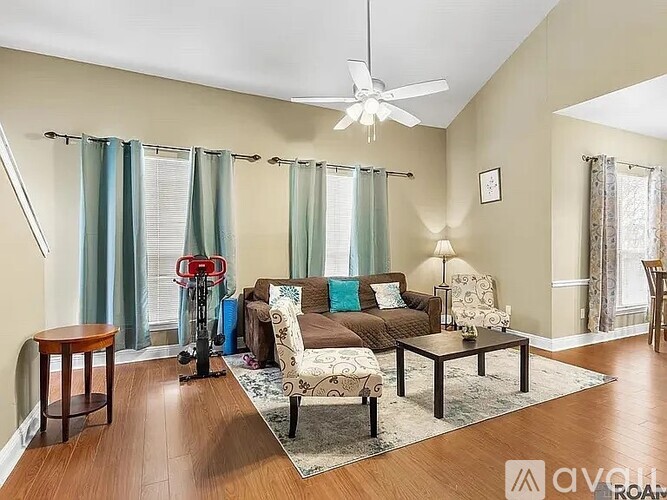 Source URL: https://prod-avail.s3.amazonaws.com/public_images/41919036/listing/Living_Room.jpg