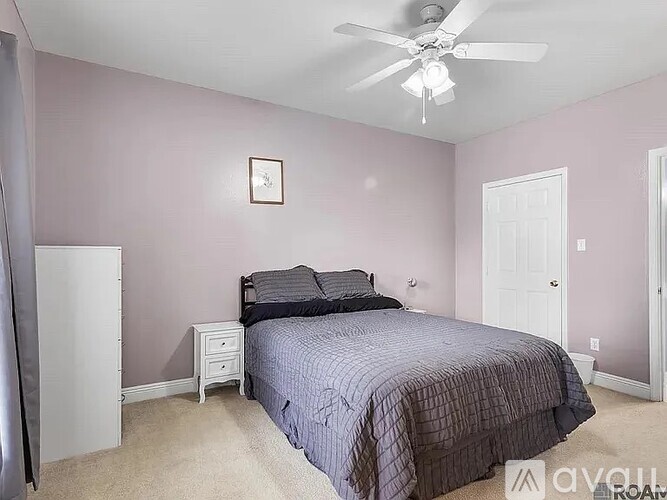 Source URL: https://prod-avail.s3.amazonaws.com/public_images/41919041/listing/Master_Bed.jpg