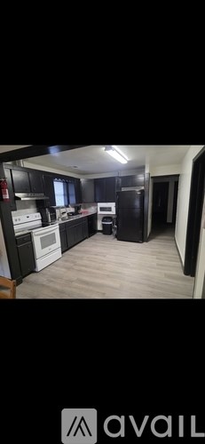 Source URL: https://prod-avail.s3.amazonaws.com/public_images/41921074/listing/1000025560.jpg