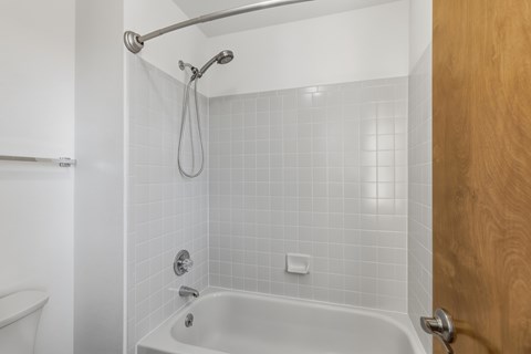 5123 Red Oak Way 4 Beds Apartment for Rent