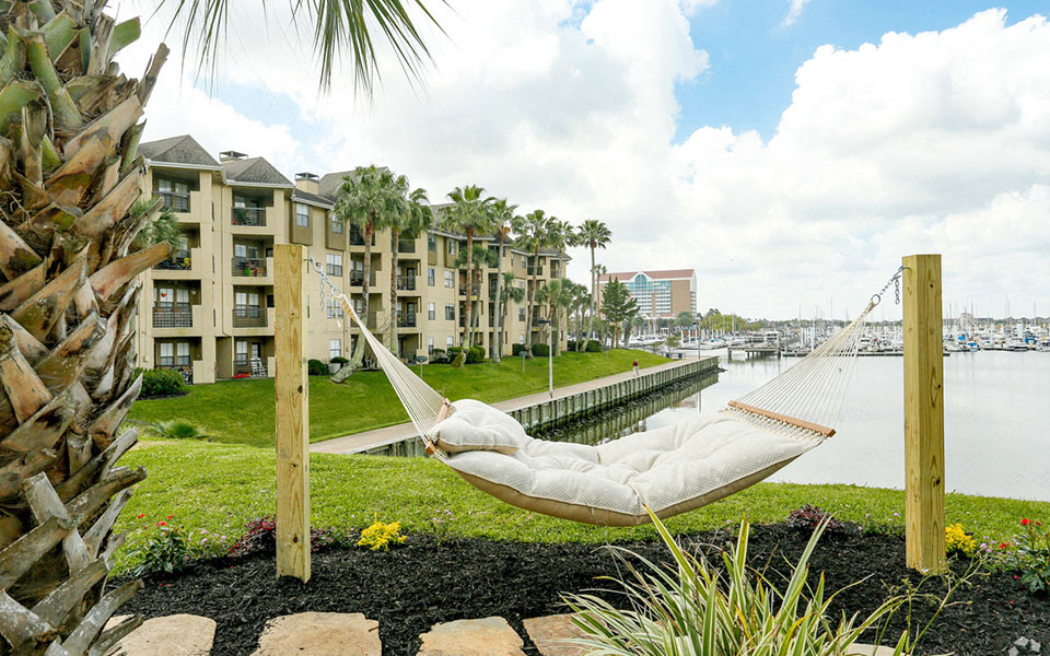 Hawthorne At South Shore