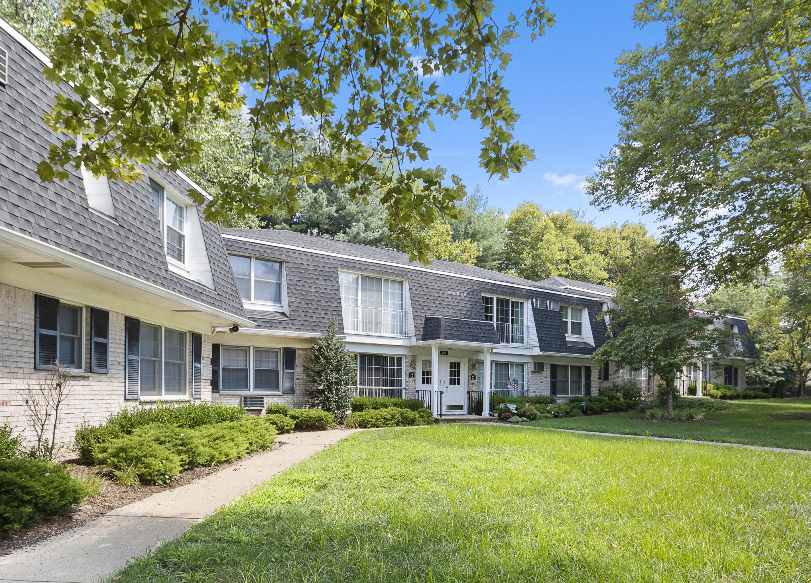 Village On The Green Apartments In River Vale Nj