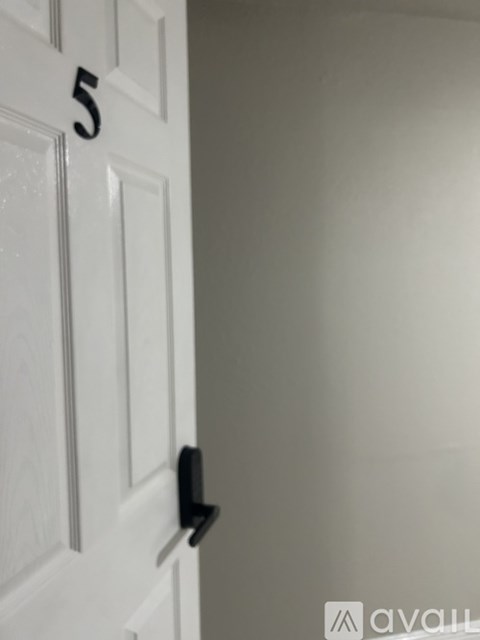 523 Cresline St 8 Beds Apartment for Rent