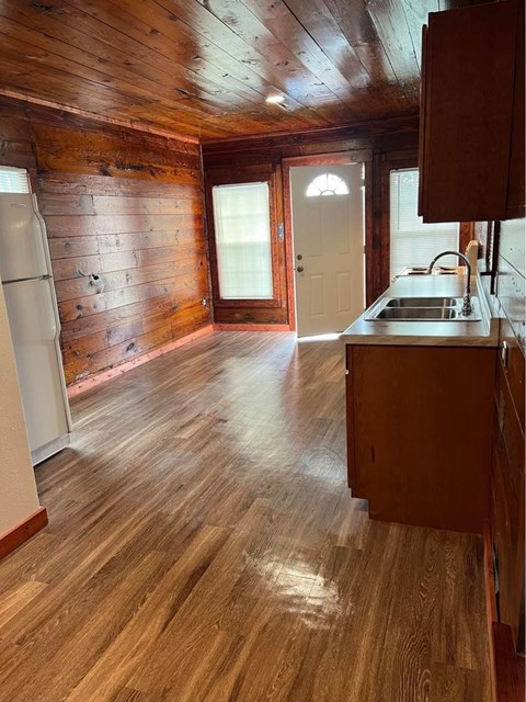 814 1/2 Spring St. 1 Apartment for Rent